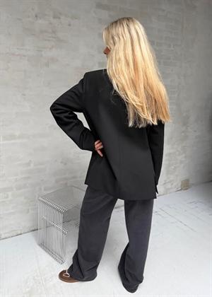 Amora blazer Sort Boii Studios